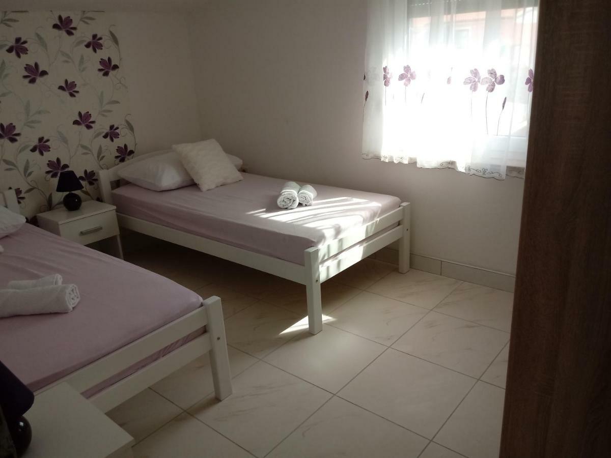 Apartmani Fran Vir Extérieur photo